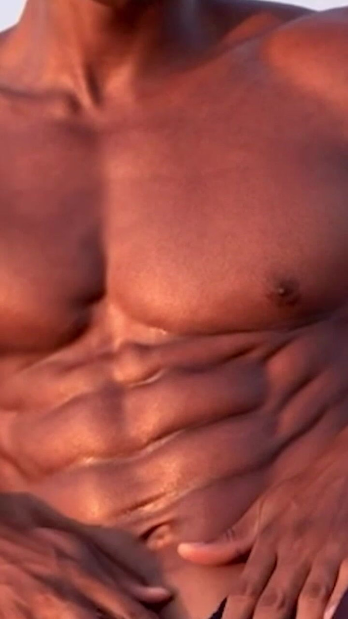 Vida Noite: Am prins pădurarul sexy în pădure