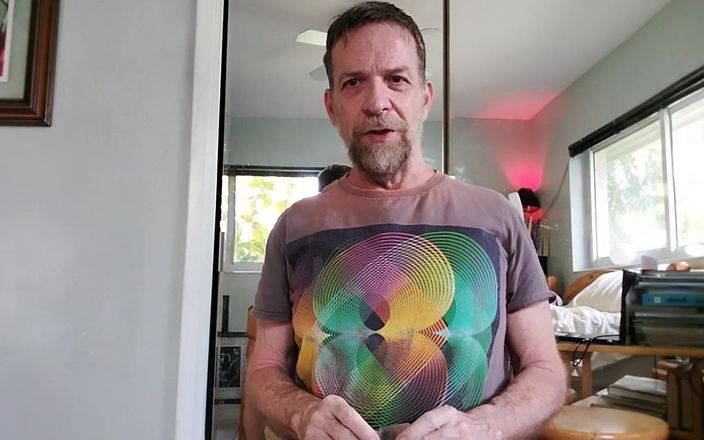 Hairyartist: Îți reamintesc că ești jucăria mea mică