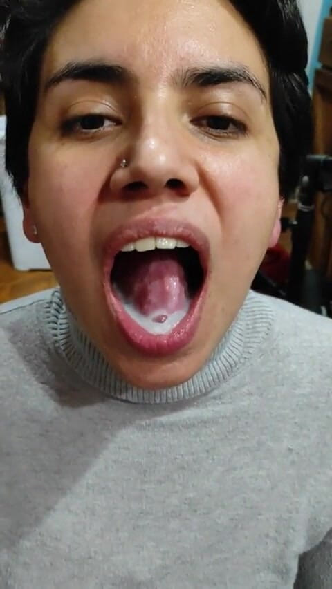 TheArtOfCum: ¡Rapidito! Cum bocado, jugando y tragando!