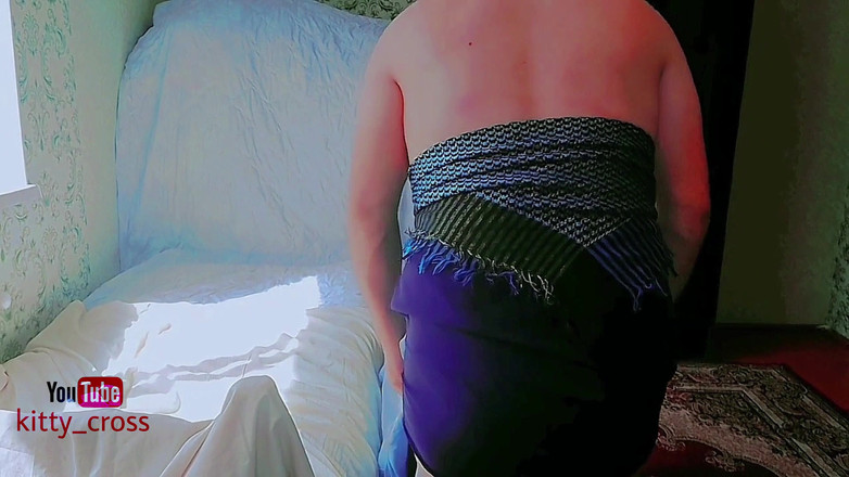 Kitty_Cross: Doblada bailarina del desierto culona lady boy cosplayer modelo mariquita...