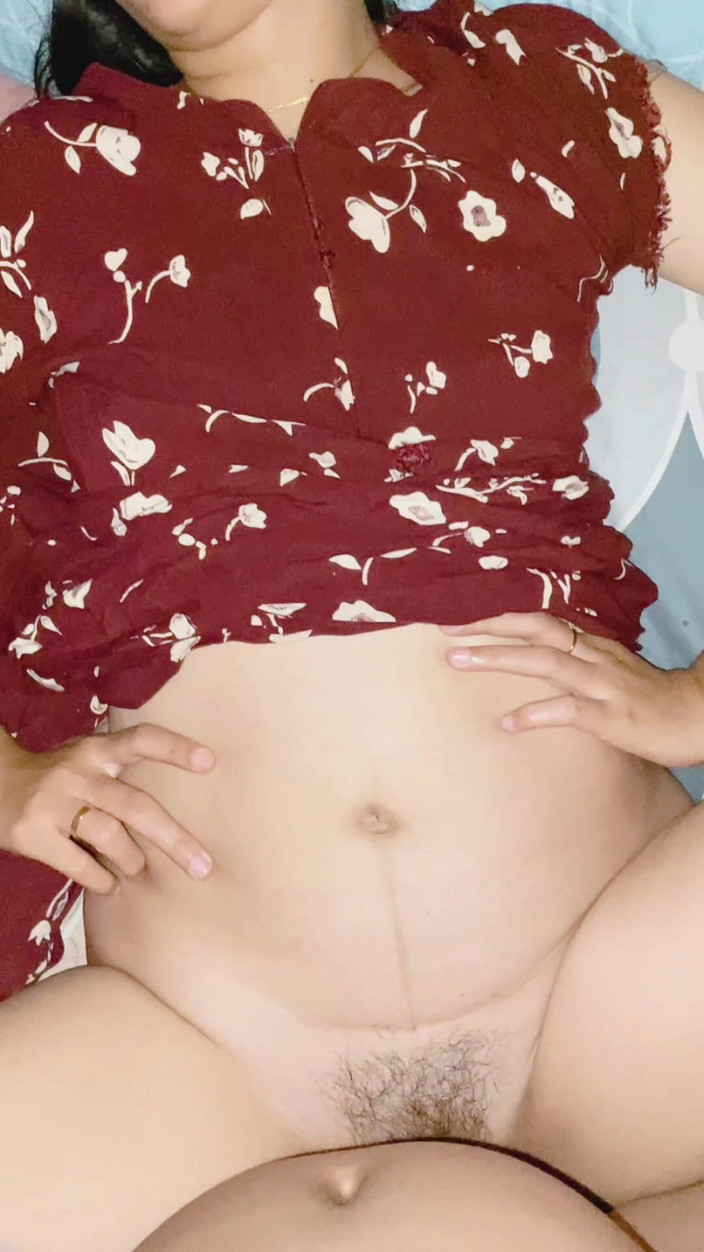 Bella Ivanka: 털이 무성한 보지 섹스