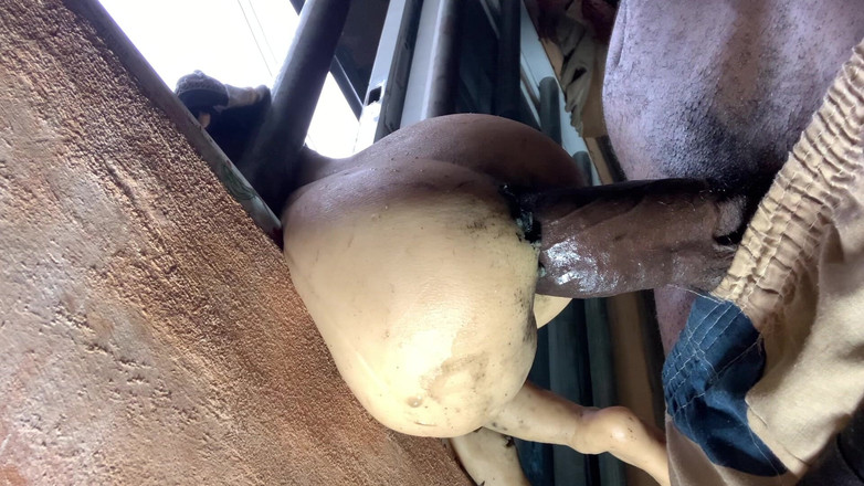 Bangcum8: 大屁股深肛交荡妇的三种风格