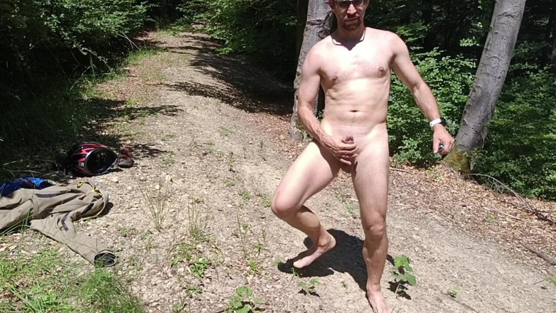 kickerscooter: A la vista del camino , duro fap con corrida en...