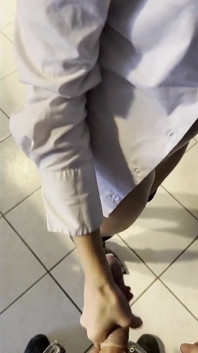 Lety Howl se fait baiser par le livreur dans la cuisine