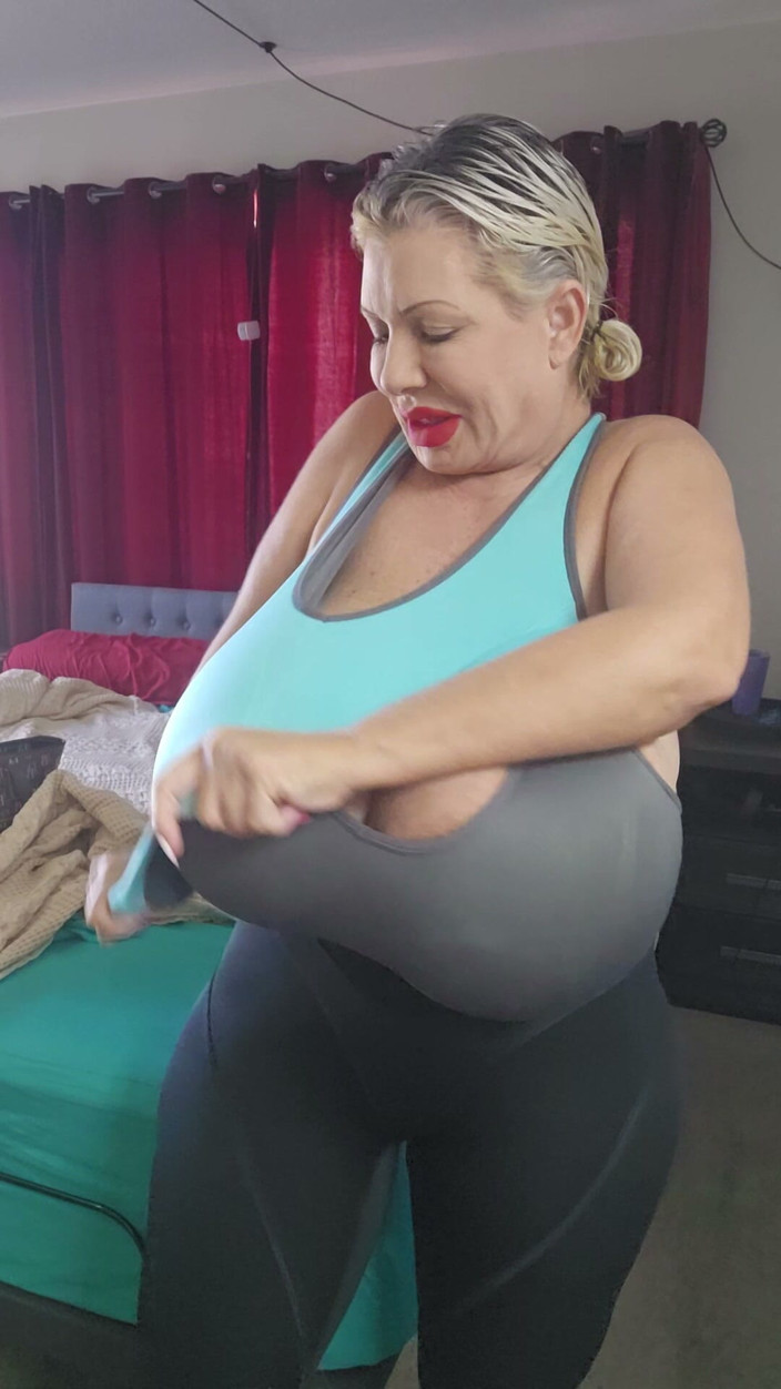Claudia Marie: Huge Tits Whore Going to Gym