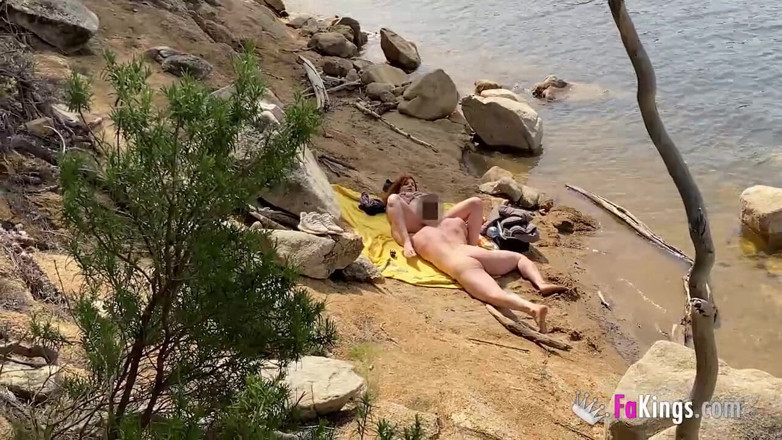 FAKings: The deepest throat looks for guys to blow outdoor