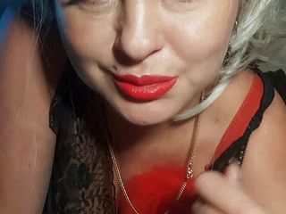 Mommy Inna: La matrigna ha una spina anale nel culo