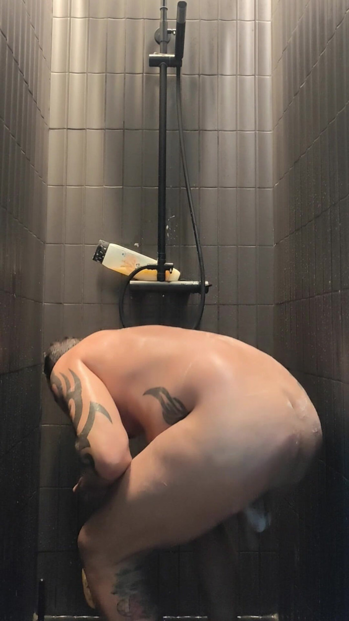 LupoNeroXL: Stepdaddy Big Cock Shower