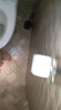 Kencing dari memek semak emas closeup - ginnagg