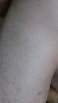 Casal de quatro fodendo