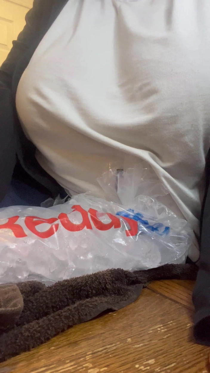 Anye Meshell: Putting Ice in My Pussy for the First Time!