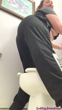 BBW Big Butt in Public Bathrooms