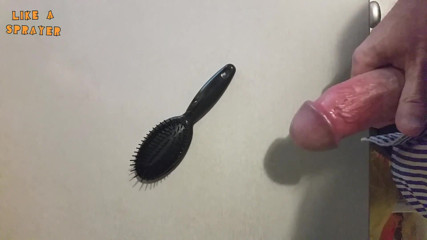Like a sprayer: 手コキとザーメンにハリブラシ