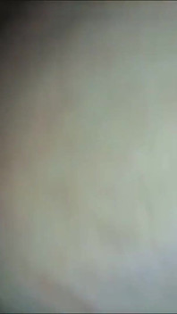 Meia-irmã fode duro no quarto com pau grande