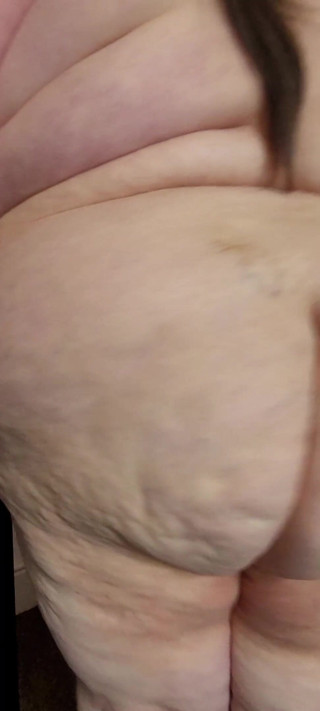 SSBBWLadyBrads: Pleskání zadku tímto tlustým zadkem