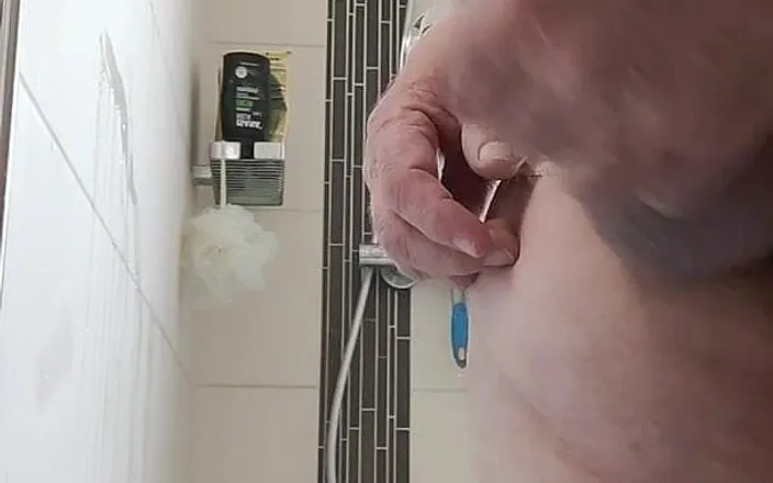 Karlchengeil: Piss, Shower, Ass, Panty