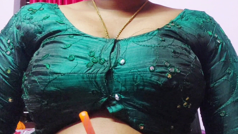 Desi Mohini: Nevlastní otec se baví s mojí přítelkyní