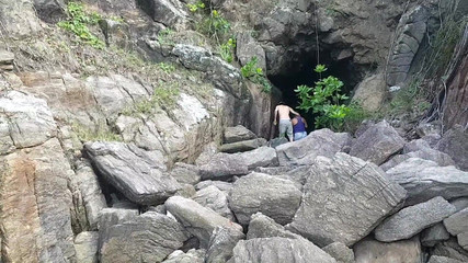 Paty Bumbum: 亚历克斯·利马 （Alex Lima） 和布鲁索·菲尔 （Bruxo Fire） 联手给帕蒂·巴特 （Paty Butt） 打了个滚球