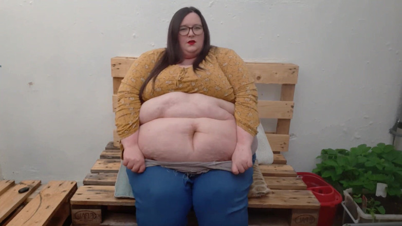 SSBBWLadyBrads: SSBBW secret cu burta de grădină și joc cu țâțe