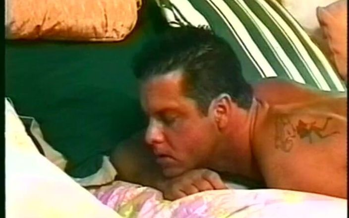 Gay RetroX VHS: Verhitte mannen in omhelzing #6