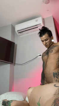 Saya bercinta dengan rakan sebilik saya yang terangsang sebelum pelawat tiba