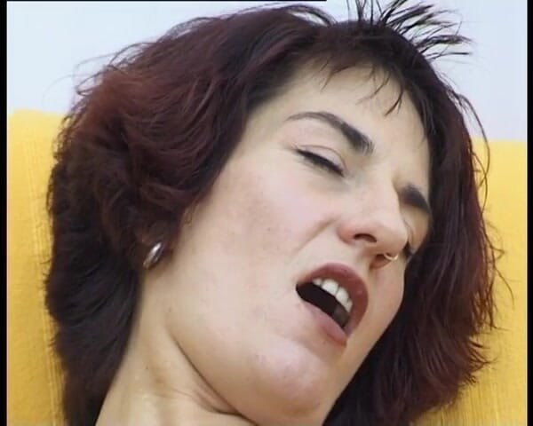 YOUR FIRST PORN: Reife Jaquelin Mag Es Von Hinten - a la madura Jaquelin...