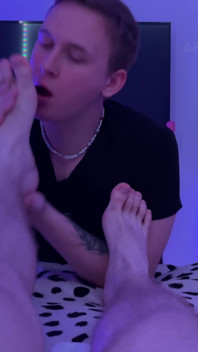 Obsessed with Dirty Socks and Feet Cute Foot Fetishist Brought Me to Orgasm