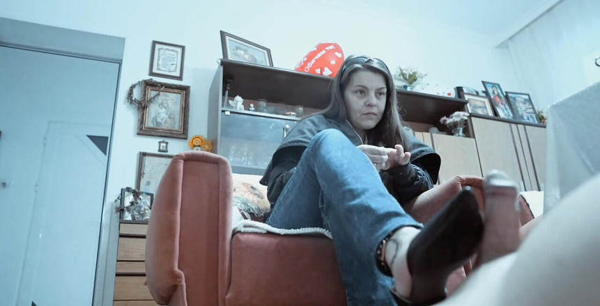 Mistressyammyboots: 吸烟时足交