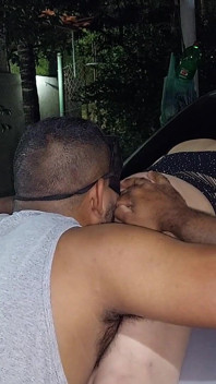 Casada Safada Dudendo Ao Ar Livre Ate Ficar Com a Buceta Escorrendo