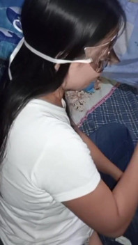 Amadora de 21 anos, velha filipina fode em uma bunda muito apertada - primeira vez anal