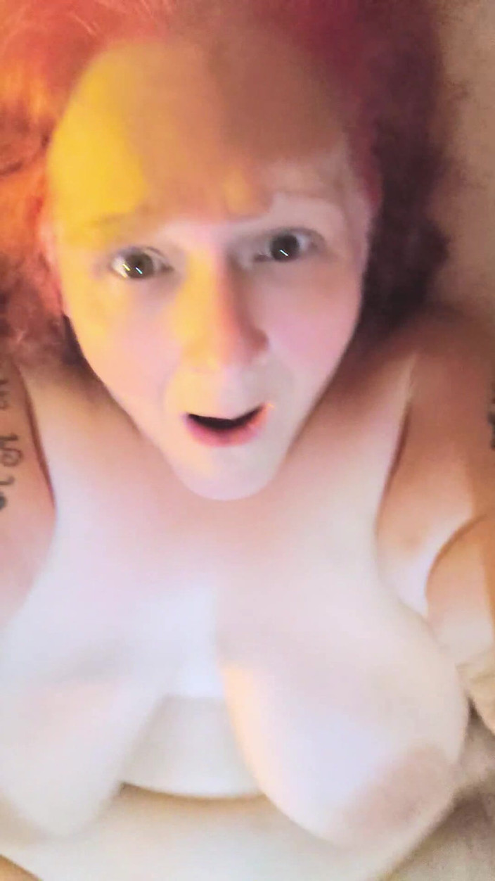 HerculesnVENUS: 她的草莓 smooch 让他操她的鸡巴