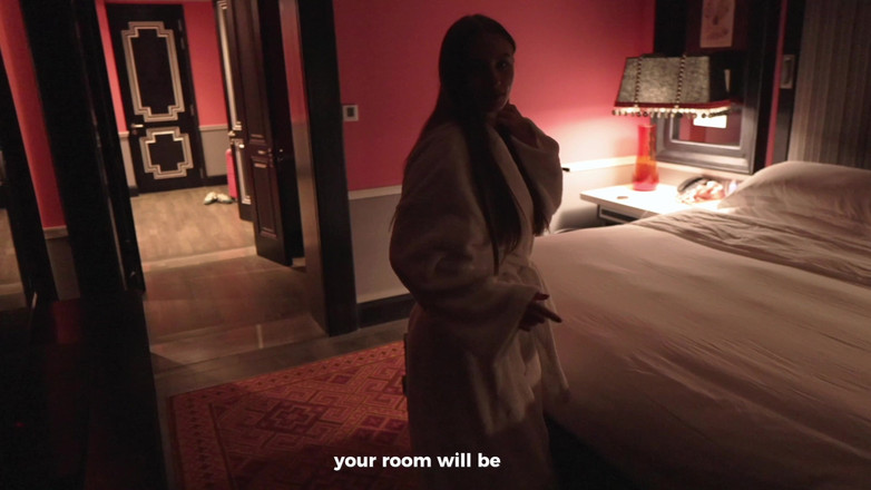 Elina Lizz: 我没想到我父母的朋友会睡在我的床上，而不是早餐......