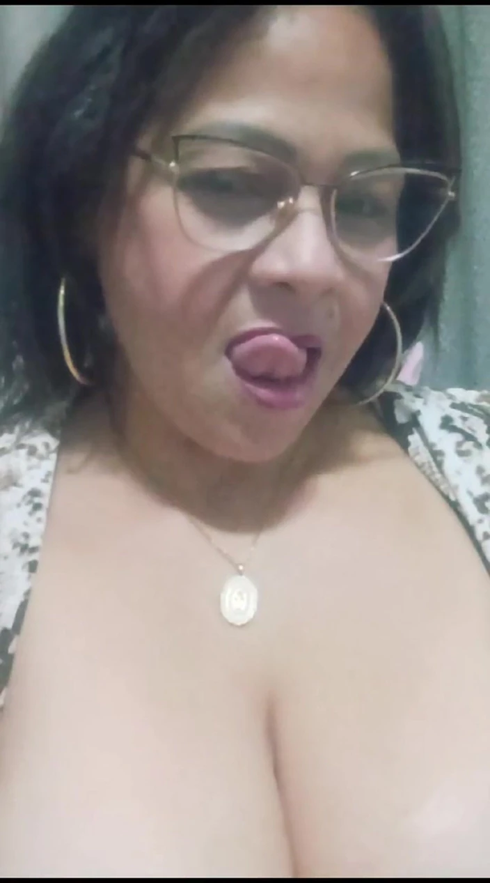 LicenciadaAnn: Stepmommy Loves to Masturbate Alone