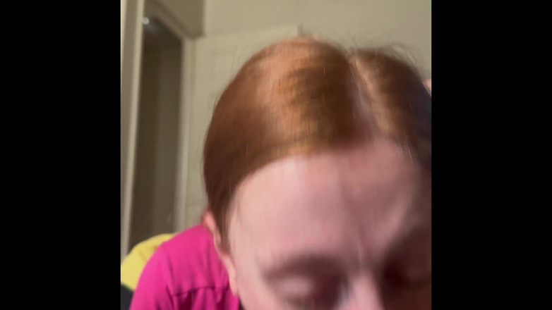 Mariecream: Circo culona rasgada en pantalones cortos