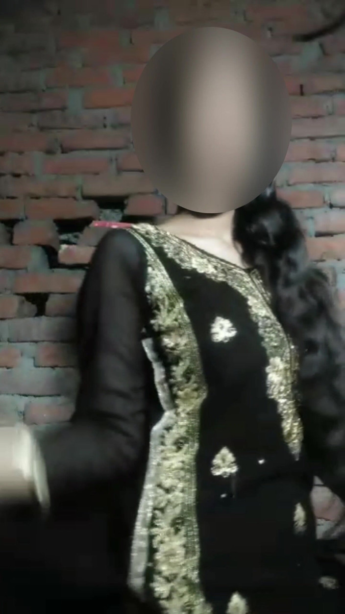 Xxx shot: Hot Indian Curvy Desi Girl Showing Hot Body Full Desi...