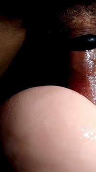ทวารหนักลึกอย่างร้อนแรงในก้นกลมและยืดหยุ่นหวาน!