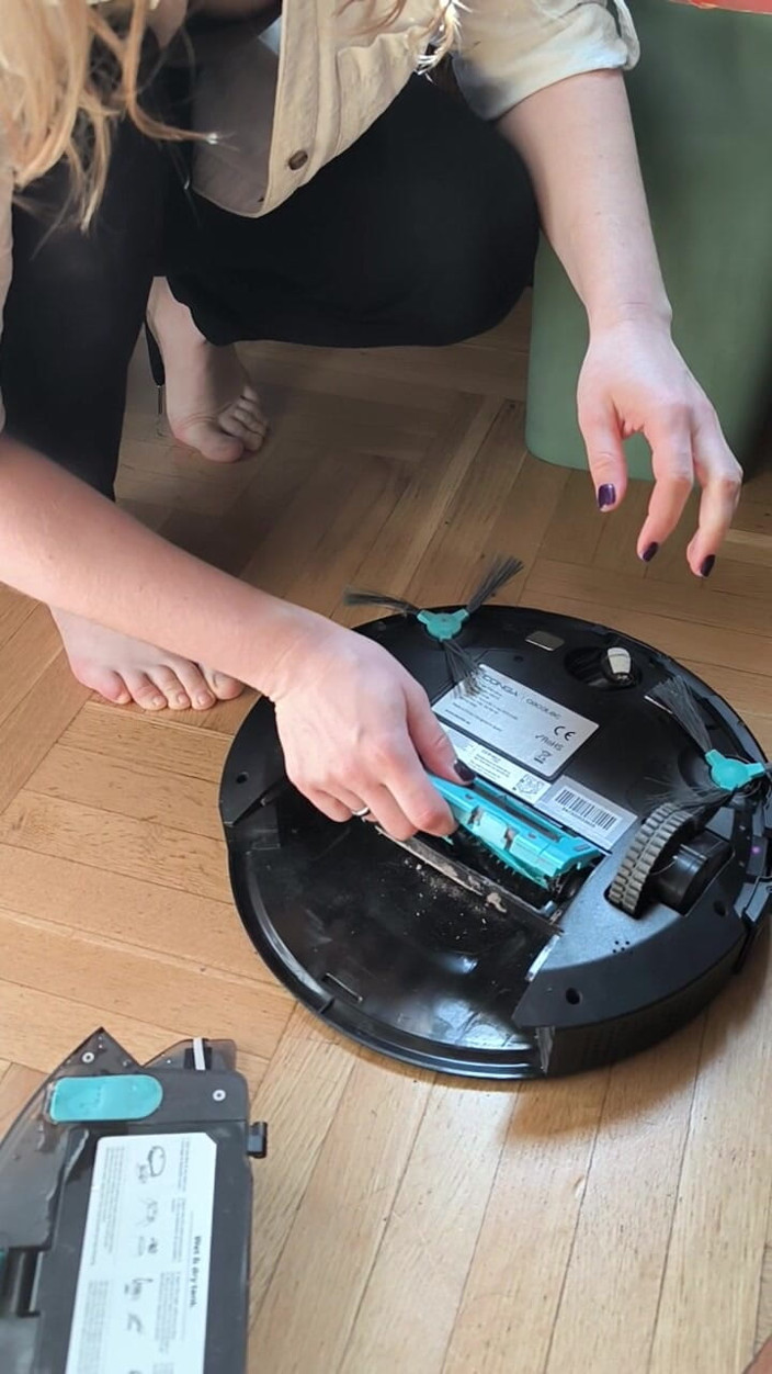 FenekManul: Vacuum Bot Instruction