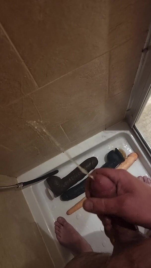 Bihubbyfun: 在自己身上撒尿和撒尿