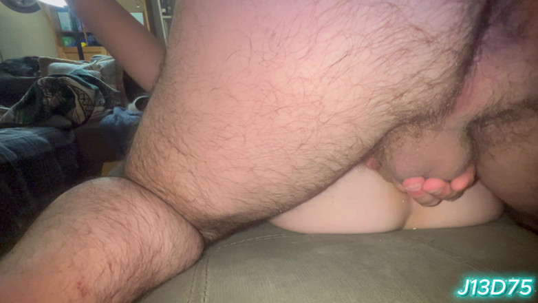 J13D75: このホットなブロンドの彼女は妊娠を避けようとしているのに、彼氏が車で待っている!