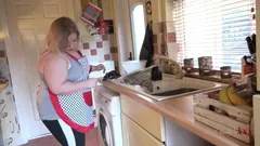 TatieJudysxxx - Ta femme BBW Megan vous suce une bite dans la cuisine, POV