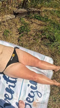 Nahé opalování. Opravdu chci povzbudit ostatní, aby šli offline a užívali si skutečný život