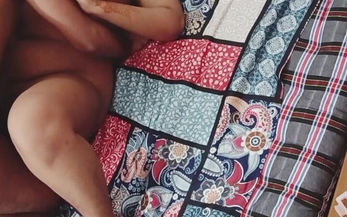 Asiaprime: Curvy Bi Cur tânăr desi bhabi seduce la Sexy Debor -...