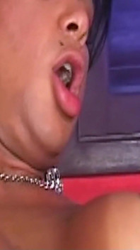아파트에서 후장 따먹히는 라틴 트랜스 여자
