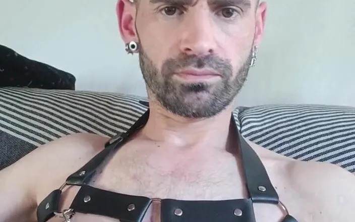 ARTURROLLE: Masturbation at Home