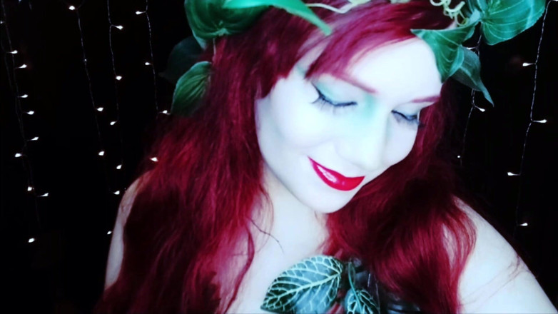 Scarlet Vixen: Poison Ivy - milující polibky