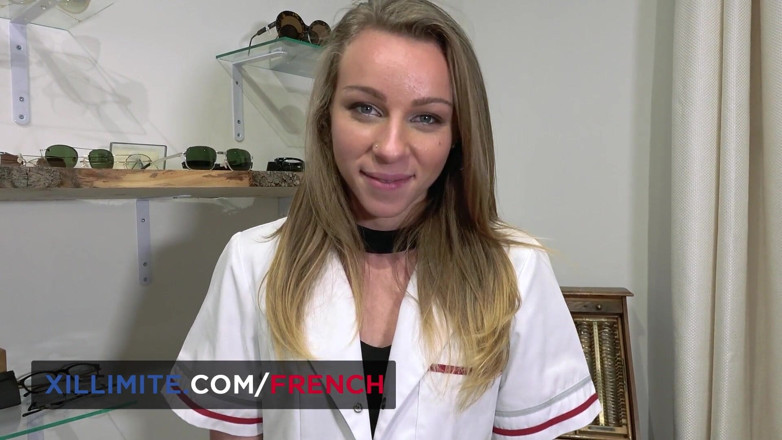 French girls at work: 프랑스 안경사 Angel Emily와 하드코어 애널 섹스