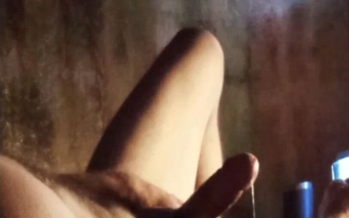 Disb33: Szarpanie się do porno i długi jęczący orgazm