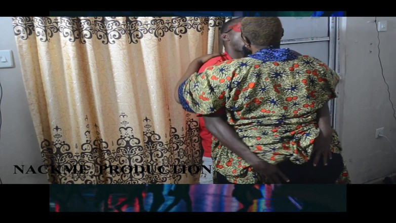 NACKME_PRODUCTION: La mia padrona di casa è venuta per il suo affitto...