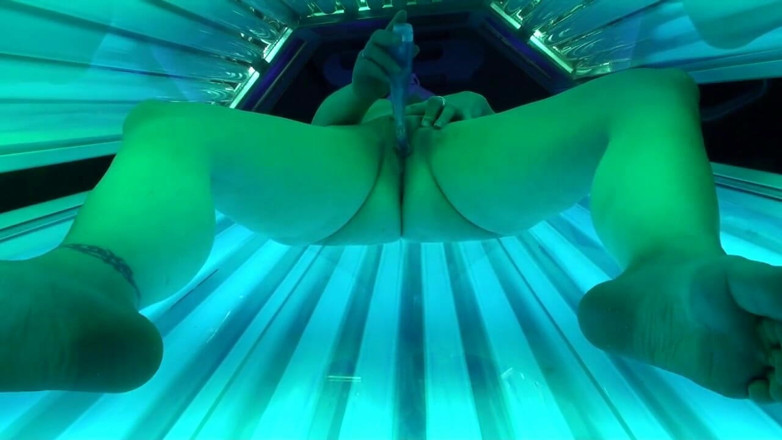 Seraphina Flame: Fun at solarium