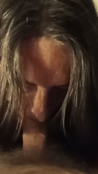 Reifer Blowjob - Erfahrene Frau Bläst Ihn Richtig Durch. Reife Amateurin, HD
